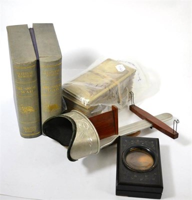 Lot 137 - A stereoscopic viewer with a cased set of the great war cards and various others (qty)