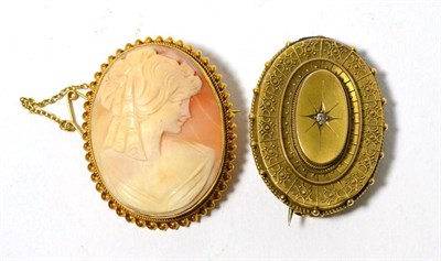 Lot 189 - A 9ct gold mounted cameo brooch, together with a 15ct gold Victorian brooch
