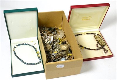 Lot 191 - A large quantity of costume jewellery including brooches, necklaces, rings of various designs...