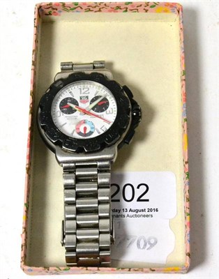 Lot 202 - A Tag Heuer gents wristwatch on a bracelet strap