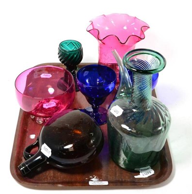 Lot 288 - Seven items of coloured glassware (qty)