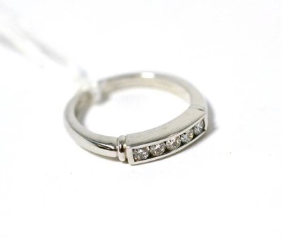 Lot 302 - An 18ct white gold diamond five stone ring