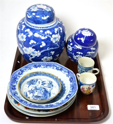 Lot 381 - A collection of blue and white Chinese ceramics (8)