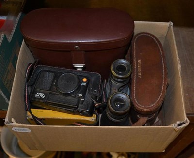 Lot 1107 - A pair of Carl Zeiss binoculars together with two further pairs and two cameras