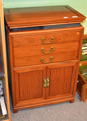 Lot 249 - A modern canteen cabinet enclosing assorted plated flatwares including Community plate,...