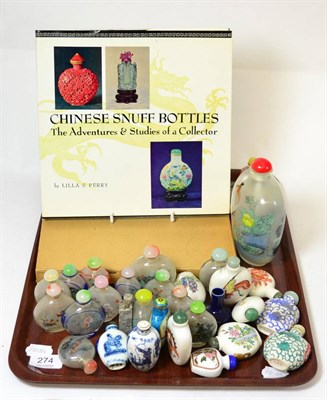 Lot 274 - A quantity of 20th century Chinese painted glass and porcelain snuff bottles together with a...