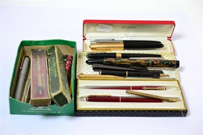 Lot 488 - A quantity of pens, comprising Swan, Parker pens etc