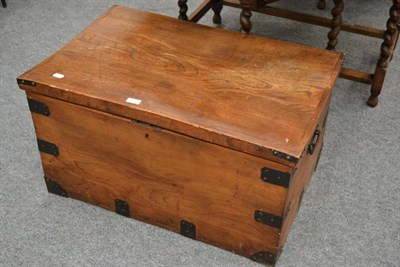 Lot 1055 - A metal bound oak blanket box