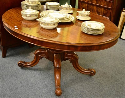 Lot 1301 - A Victorian mahogany loo table