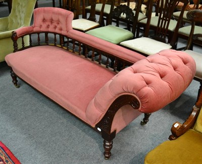 Lot 1321 - Victorian mahogany chaise longue