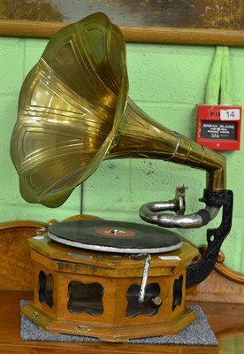 Lot 1405 - A table top gramophone with brass horn