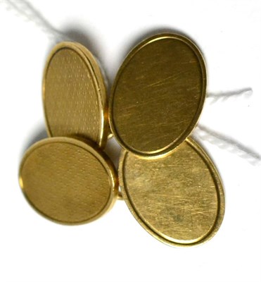 Lot 106 - A pair of 9ct gold cufflinks