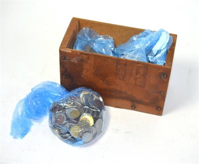 Lot 135 - A quantity of brown low denomination coins (kilo weight)