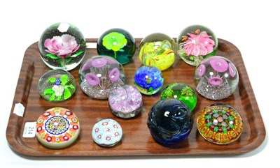 Lot 214 - Fourteen 20th century glass paperweights including Caithness