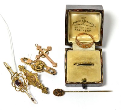 Lot 255 - Three bar brooches (one boxed), two rings (a.f.) (one boxed), a pendant and a stick pin