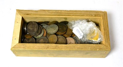 Lot 394 - A box of assorted coins