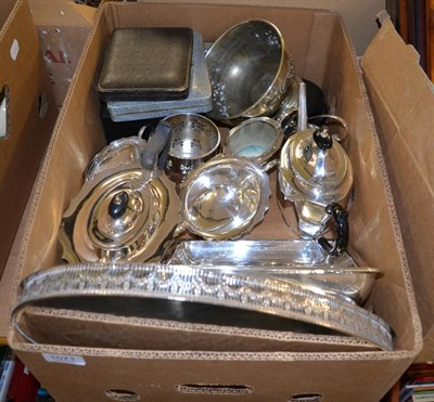 Lot 1071 - A collection of miscellaneous silver and silver plated wares (qty)