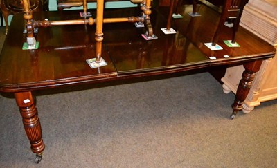 Lot 1360 - A mahogany dining table with single leaf