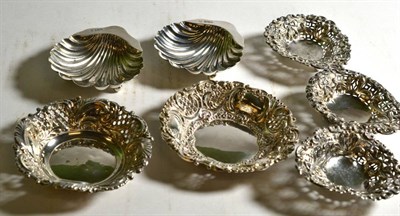 Lot 173 - Assorted silver pin dishes and trinket dishes including a pair of shell form dishes, Sheffield 1905