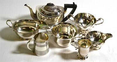 Lot 185 - Assorted silver table wares including a bachelor's teapot, Birmingham, 1910 (7)