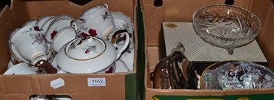 Lot 1142 - Tea service, box of glass dishes and oddments (in two boxes)