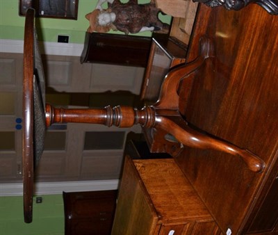 Lot 1196 - Georgian tripod table