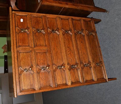 Lot 1197 - Oak six height chest of drawers