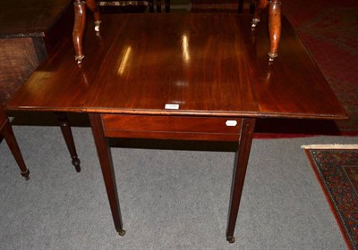 Lot 1206 - An early 19th century mahogany pembroke table