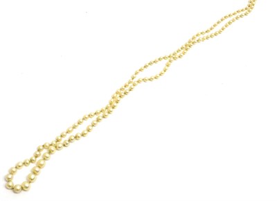Lot 120 - A graduated cultured pearl necklace