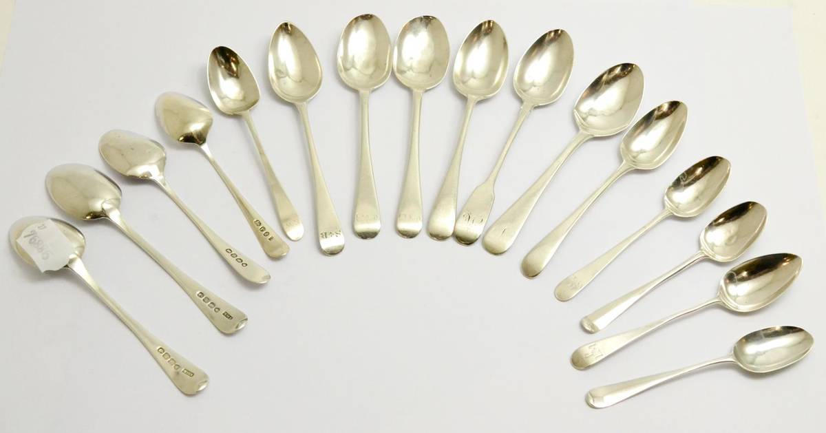 Lot 121 - A quantity of various silver teaspoons (16)
