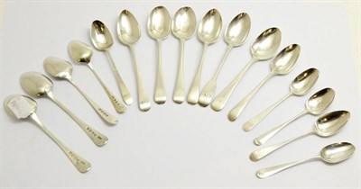 Lot 121 - A quantity of various silver teaspoons (16)