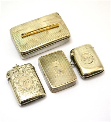 Lot 236 - Two silver vestas together with two silver snuffs and a 9ct gold bar brooch (5)