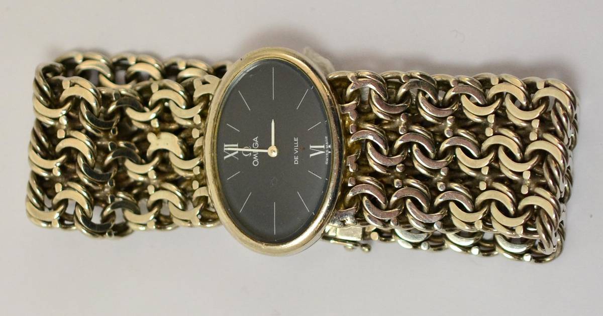 Lot 276 - A lady's silver wristwatch, signed Omega, model: De Ville, 1973, (calibre 625) lever movement...