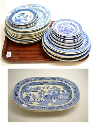 Lot 369 - A 19th century and later blue and white cabinet plates