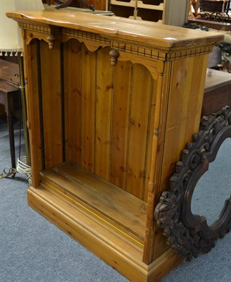 Lot 1026 - A pine open bookcase