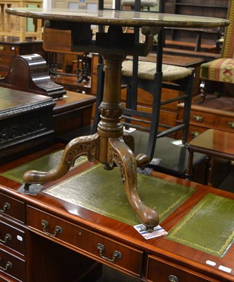 Lot 1243 - A Georgian mahogany tripod table