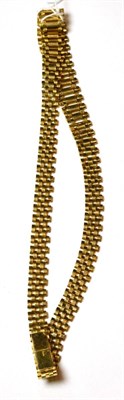 Lot 130 - A 9ct gold link choker, stamped '375'