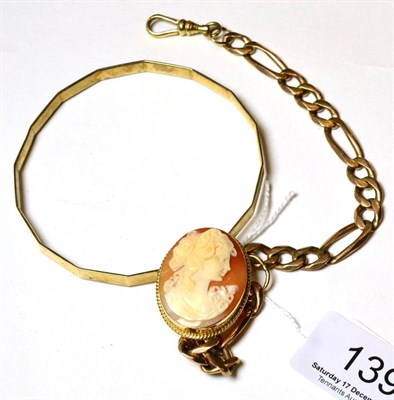 Lot 139 - A 9ct gold bangle, 9ct gold bracelet and a 9ct gold mounted cameo