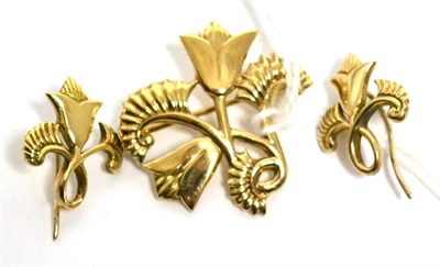 Lot 431 - A George Tarratt, 9ct gold floral brooch and matching pair of earrings