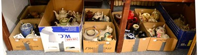 Lot 1025 - Twelve boxes of teapots