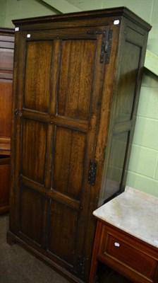 Lot 1305 - Oak hall robe with integral stick stand