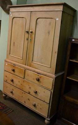 Lot 1308 - Victorian pine linen press