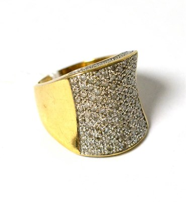 Lot 269 - A 9ct gold diamond set ring