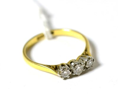 Lot 281 - Three stone diamond ring