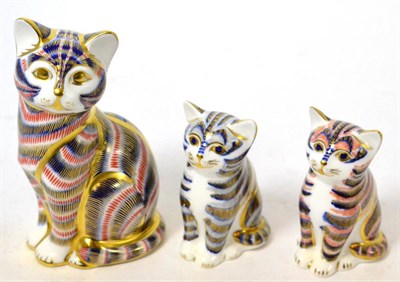 Lot 401 - Imari decorated Royal Crown Derby seated cat paperweight and two smaller examples (with gold...