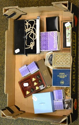 Lot 481 - Parker Duofold pen, jewellery etc