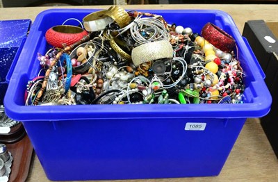 Lot 1085 - A large quantity of costume jewellery