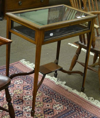 Lot 1310 - Edwardian mahogany inlaid bijouterie table