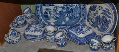 Lot 77 - A large quantity of blue and white Willow pattern wares