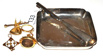 Lot 133 - A hardstone swivel fob, an Edwardian pendant, a seed pearl brooch, a locket, a ring, a silver...